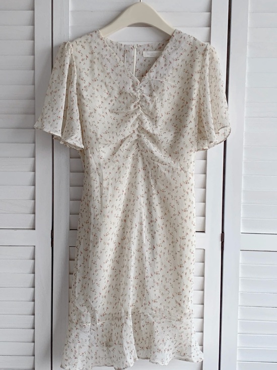 hellomilktea Dresses & Skirts - Ivory Floral Ruched Mini Dress with Flutter Sleeves
